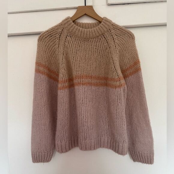 XiRENA Cream and Pink Crew Neck Sweater XS - Picture 1 of 5